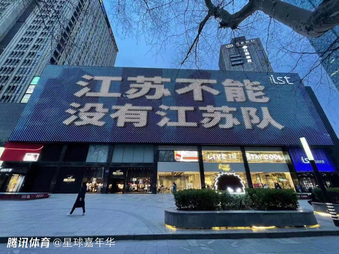 图赫尔明确向阿劳霍表示，他迫切想要球员，最好是在冬窗或者明年夏窗，无论付出什么代价。